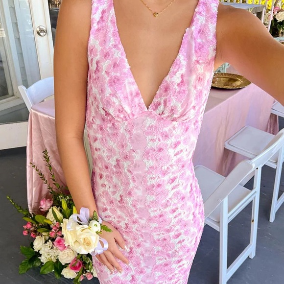 Beginning Boutique: Frida Pink Lace Maxi Dress - Picture 5 of 8